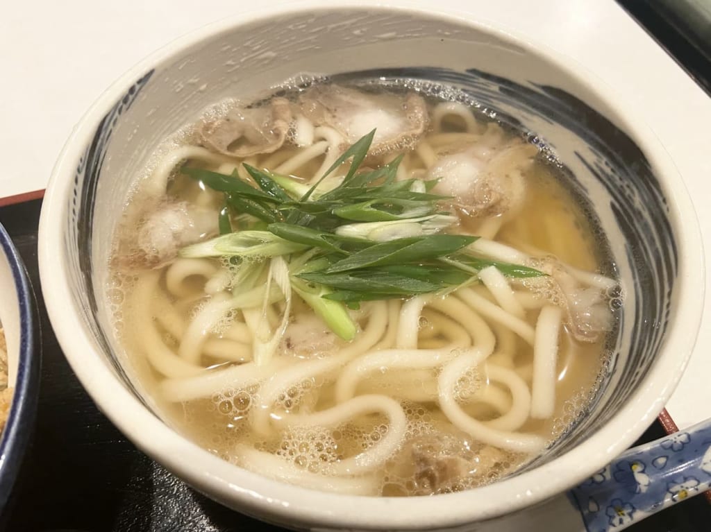 かすうどんカツ玉丼