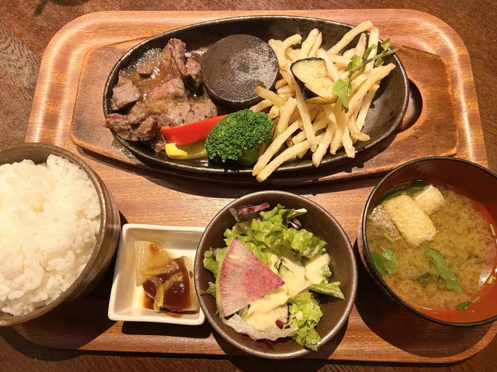 鉄板ハラミ定食