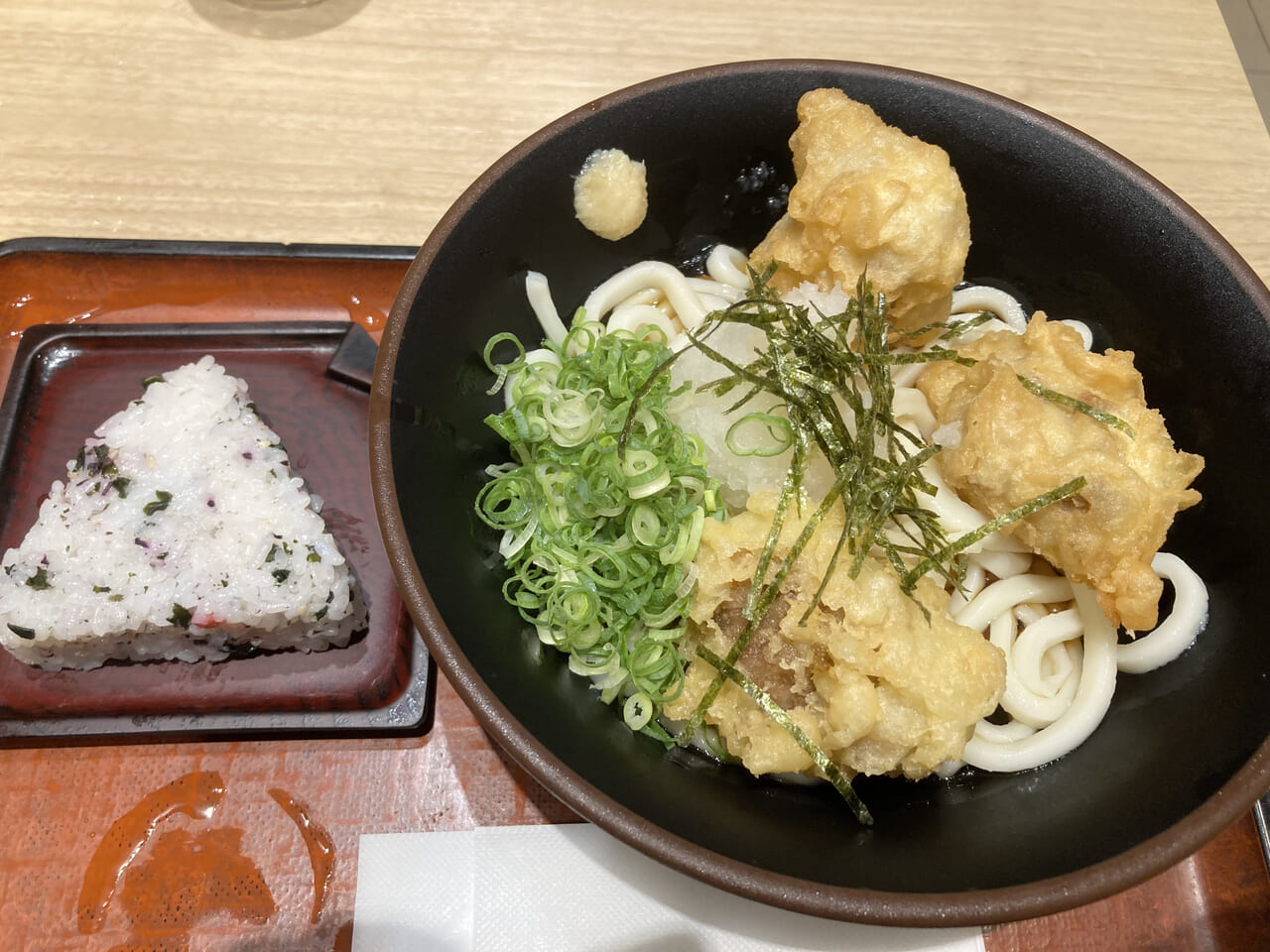 冷鶏天おろしぶっかけうどんおにぎり