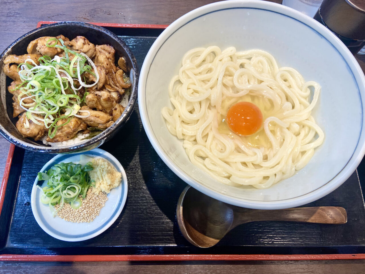 釜玉うどんかしわバター丼