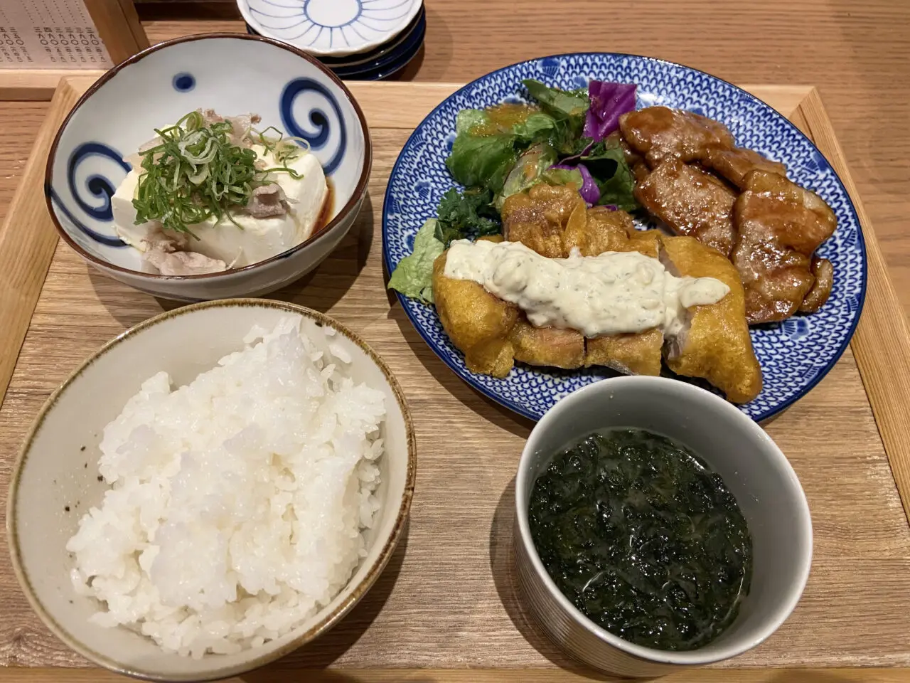 三元豚のトンテキとごちそうタルタルのチキン南蛮