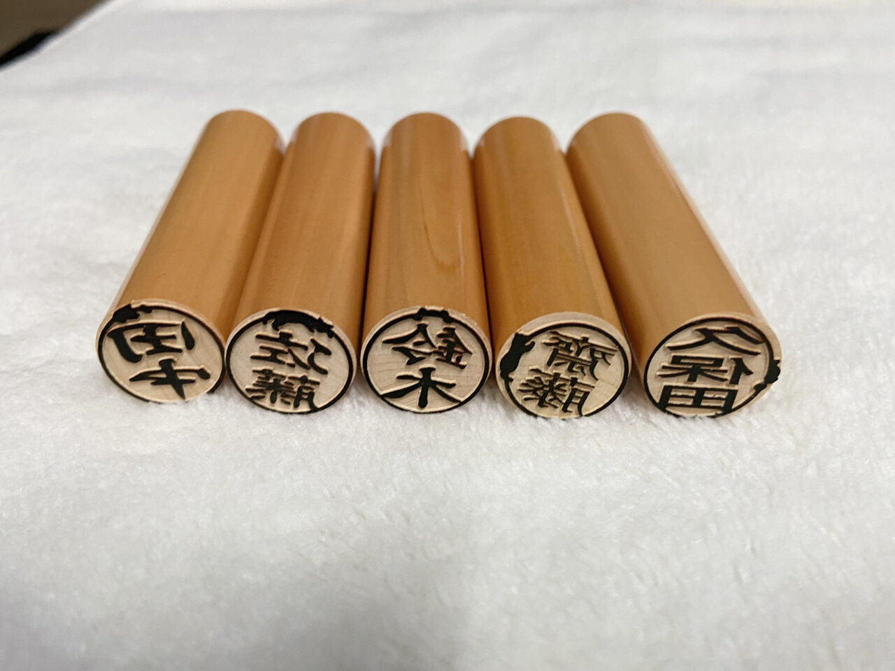 壁からニャンコ印鑑