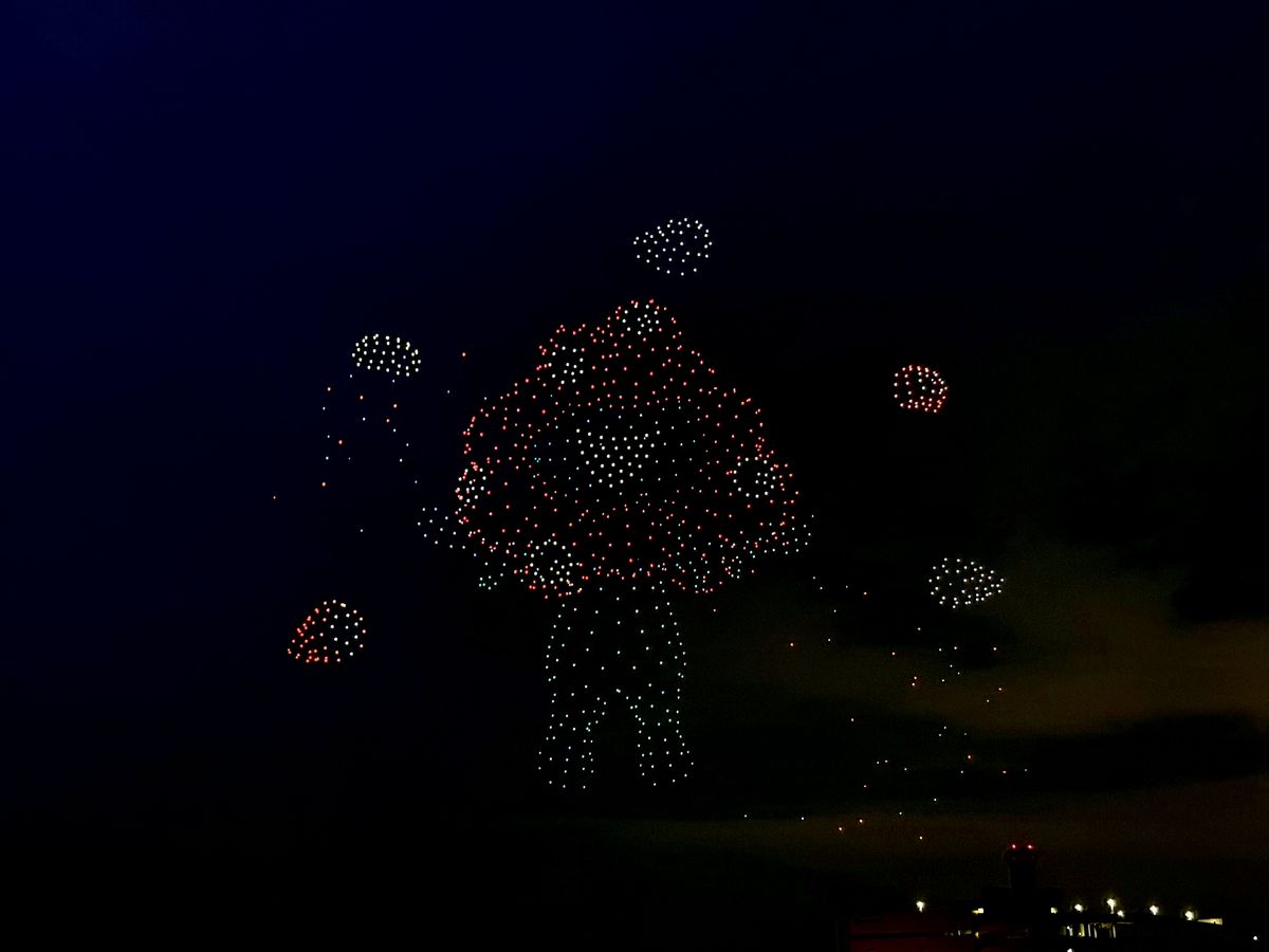 花火ドローンショー